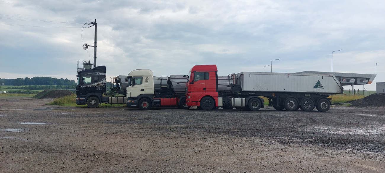 Zdjęcie na okładce dla LUKMAR TRANS Transport kruszywa itp. Usługi koparką